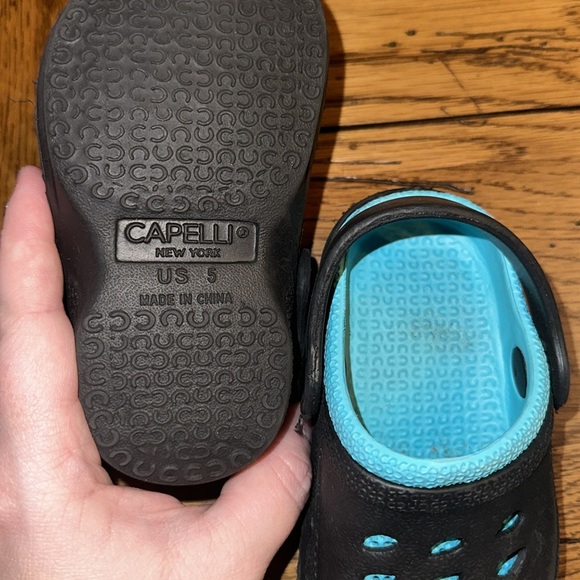 Baby crocs! 😍 - Picture 4 of 5